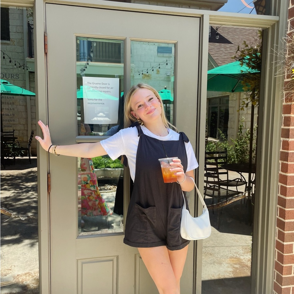 Meet your Posher, Abby